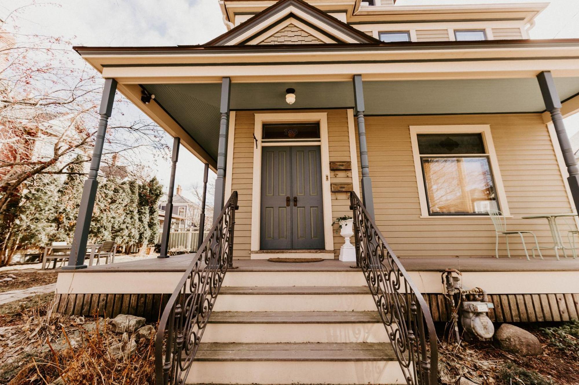 Retro Gem Box Victorian Steps From Irvine Park Saint Paul Exterior foto